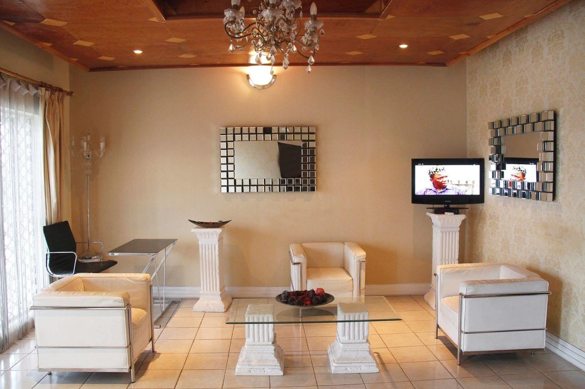 Отель Saddle Hill Ranch Bafut Экстерьер фото